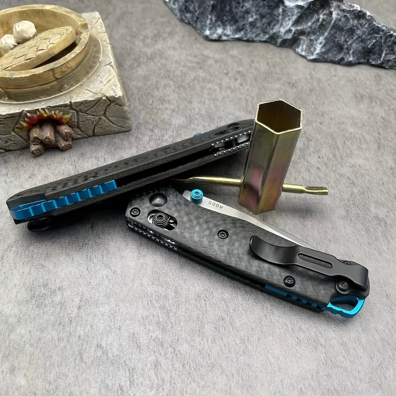 Folding Knife with Shaft Lock - High Hardness Blade
